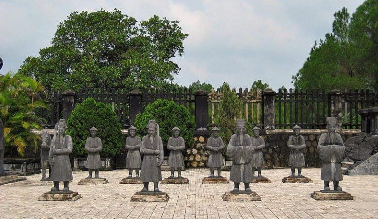 Vietnam - Tomb and Temple Hopping in Hue