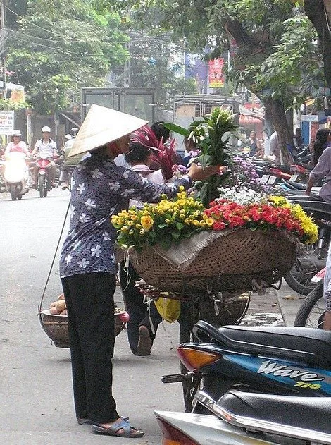 Flower seller in Hanoi