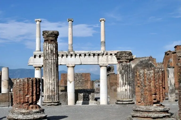 w from the Basilica, Pompeii