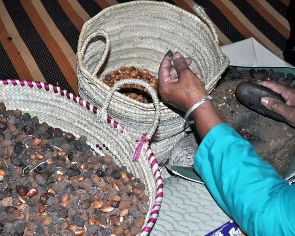 Cracking the Argan nuts