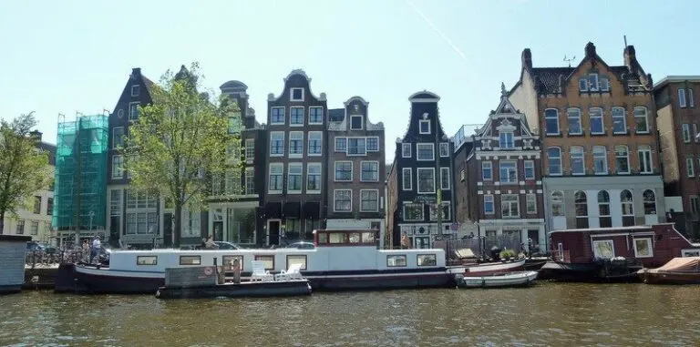 Canal-Houses,-Amsterdam
