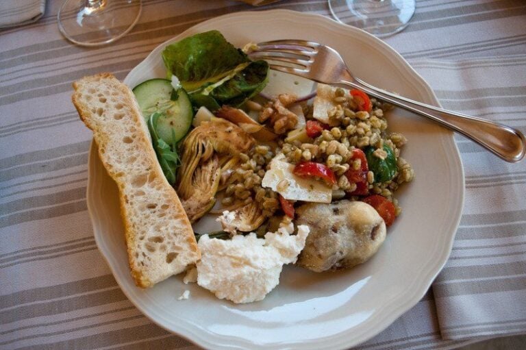 Fritte Misto with Farro salad and Primo Sale cheese