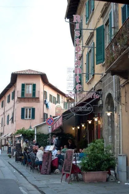 Via Santa Maria, Pisa