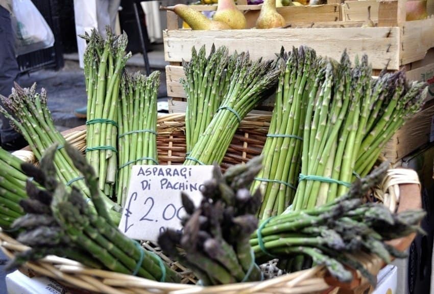 Catania Market - asparagus