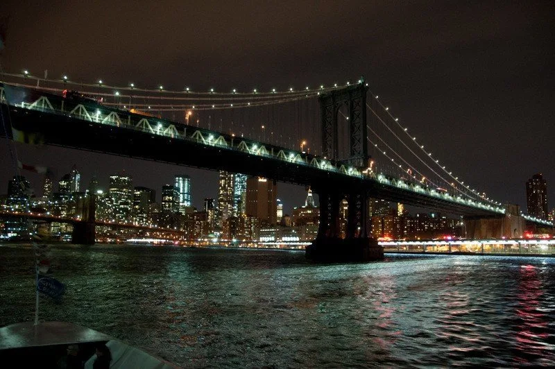 Manhattan-bridge-night