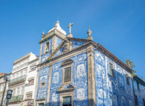 Capela das Almas, blue and white tiled church in Porto