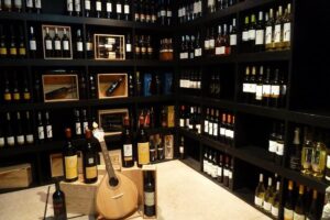 Hotel Carris Porto Ribeira Wine Cellar