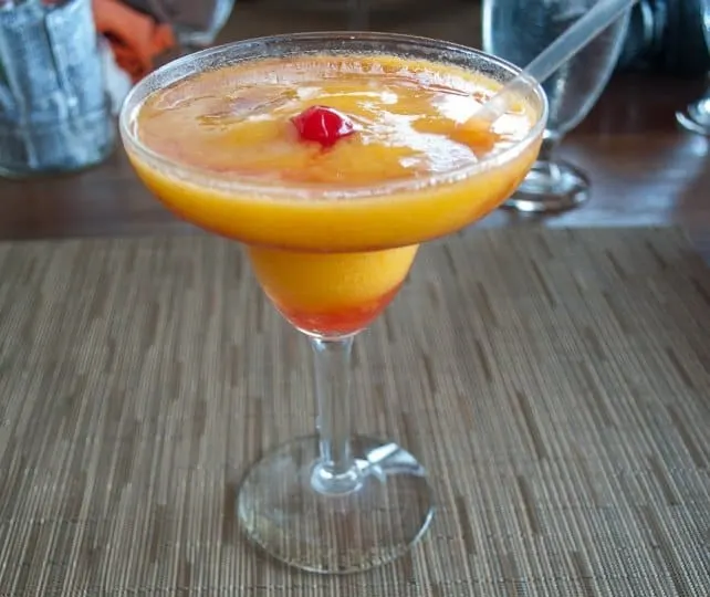 passionfruit-ballahhotini-cocktail