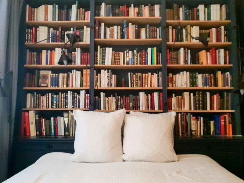 Bed with bookshelf