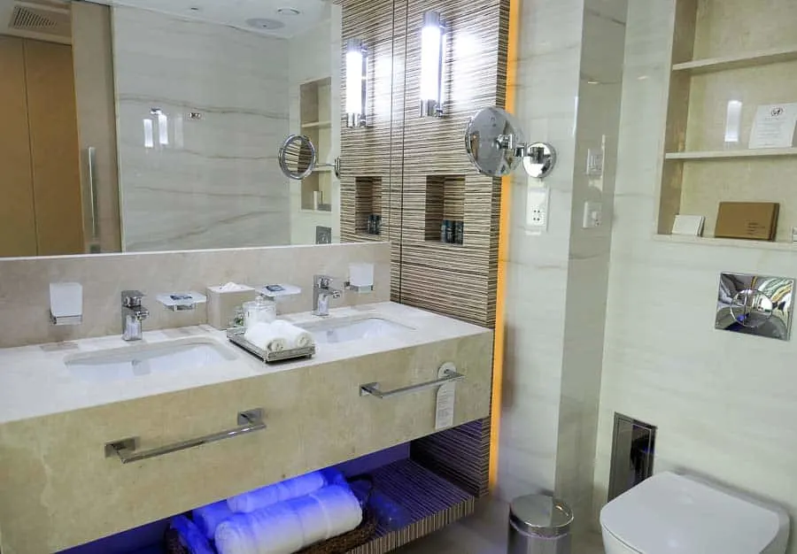 Amavi Hotel Bathroom