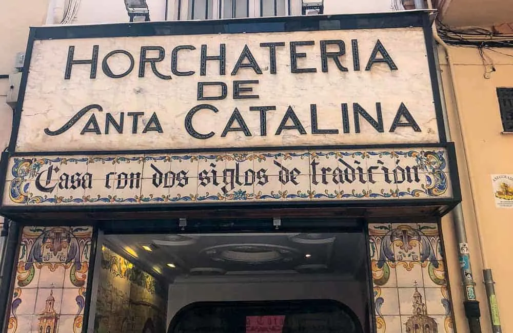 Horchateria de Santa Catalina shop front with tiles