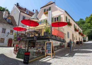 Gut Schlossberg, restaurant, tasting room and shop in Graz, Austria